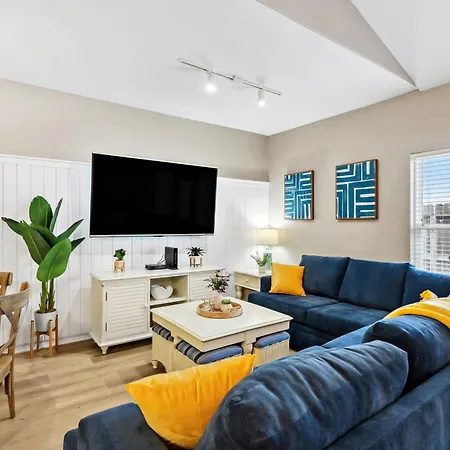 New 5Br, Heated Pool, Pet-Friendly, Near The Beach